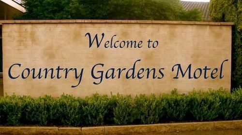 Country Gardens Motel Кунабарабран Экстерьер фото